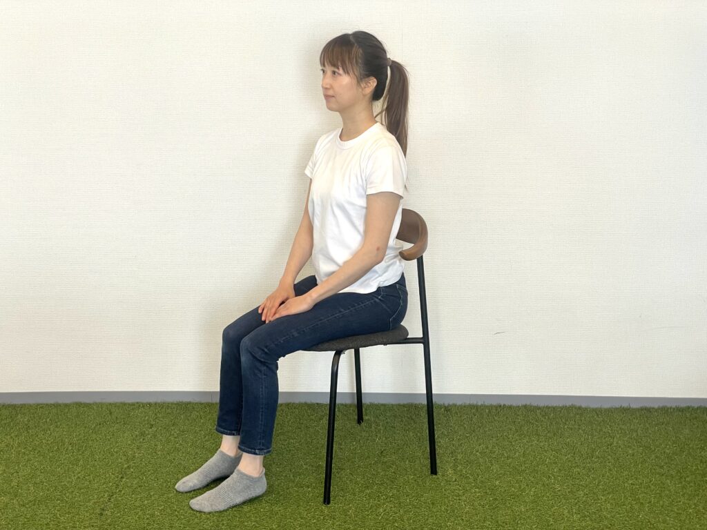 骨盤矯正クッションを使わずに正しく座る方法